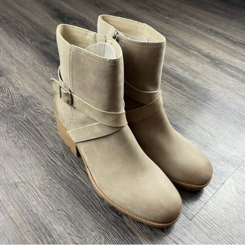 Women’s nwot Sorel leather boots size 8-1/2